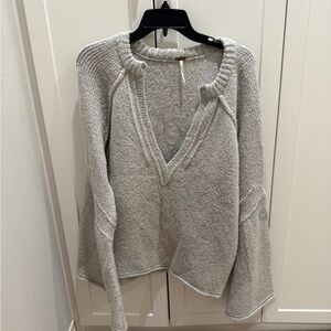 Free People size M Cozy Gray Women's  V-Neck Sweater